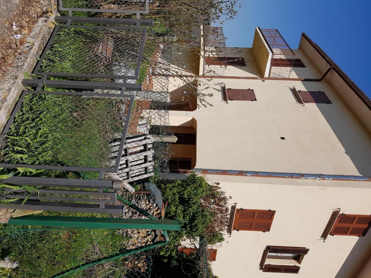 Mille Papaveri Rossi Casa Di Angela Serravalle di Chienti Exterior photo
